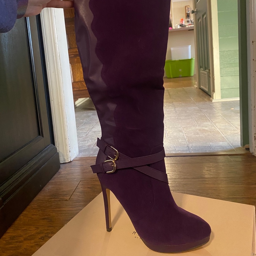 Shoes - Picture 3 of 7